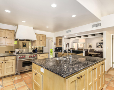 1063 N Boulder Drive - Photo Thumbnail 7