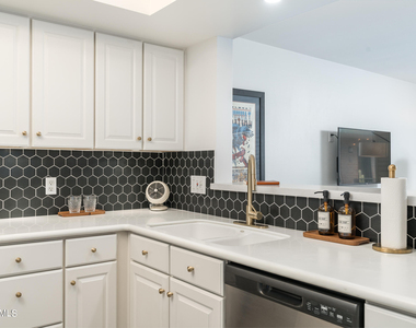 7401 E Northland Drive - Photo Thumbnail 20
