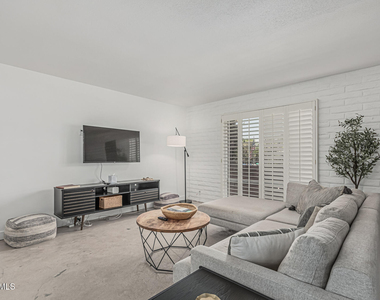 7401 E Northland Drive - Photo Thumbnail 7