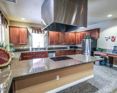 14575 W Mountain View Boulevard - Photo Thumbnail 20