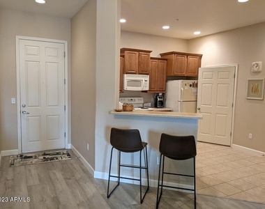 14575 W Mountain View Boulevard - Photo Thumbnail 5