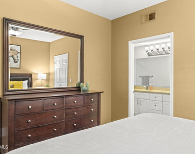 7009 E Acoma Drive - Photo Thumbnail 11