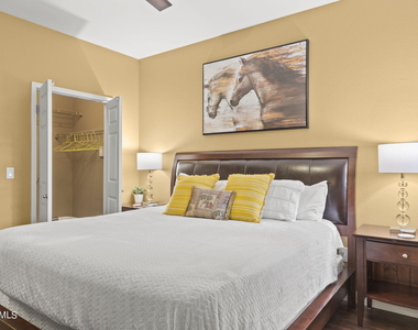 7009 E Acoma Drive - Photo Thumbnail 10