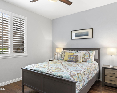 7009 E Acoma Drive - Photo Thumbnail 6