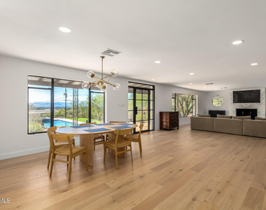 5222 N Saddle Rock Drive - Photo Thumbnail 8
