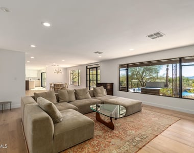 5222 N Saddle Rock Drive - Photo Thumbnail 7