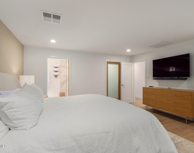 5222 N Saddle Rock Drive - Photo Thumbnail 15