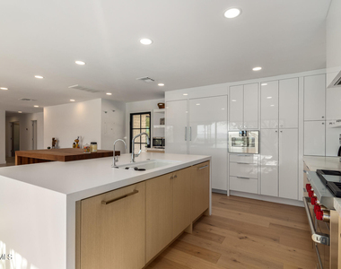 5222 N Saddle Rock Drive - Photo Thumbnail 3