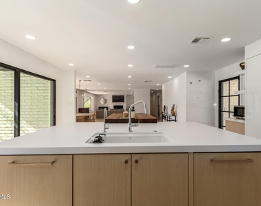 5222 N Saddle Rock Drive - Photo Thumbnail 12
