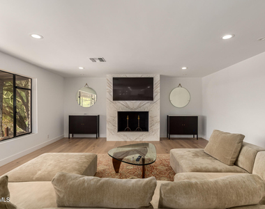 5222 N Saddle Rock Drive - Photo Thumbnail 5