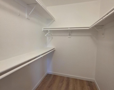 11011 N 92nd Street - Photo Thumbnail 24