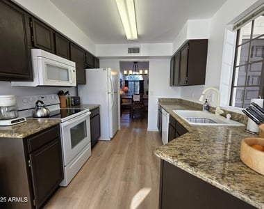 11011 N 92nd Street - Photo Thumbnail 16