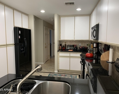 7222 E Gainey Ranch Road - Photo Thumbnail 9