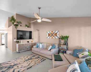 18240 N 45th Street - Photo Thumbnail 7