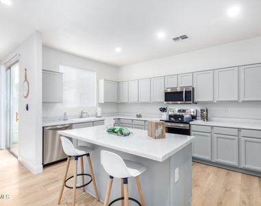 5260 E Hopi Avenue - Photo Thumbnail 12