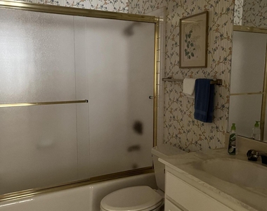 8508 N 84th Street - Photo Thumbnail 14