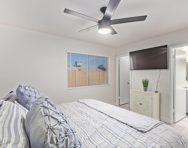 114 W Hunter Street - Photo Thumbnail 22