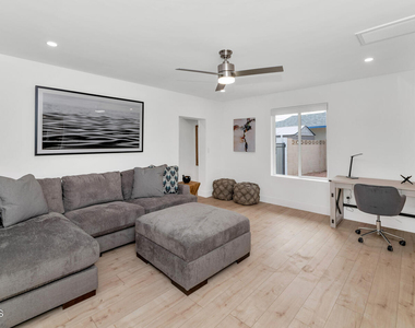 5311 N Woodmere Fairway -- - Photo Thumbnail 16