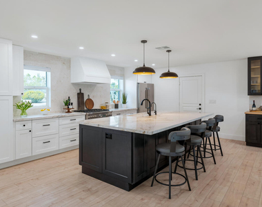 5311 N Woodmere Fairway -- - Photo Thumbnail 6