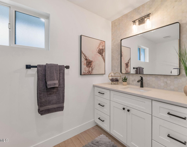 5311 N Woodmere Fairway -- - Photo Thumbnail 13