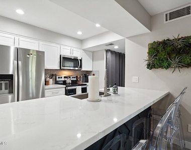 9355 N 91st Street - Photo Thumbnail 10
