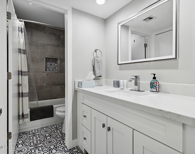 9355 N 91st Street - Photo Thumbnail 18