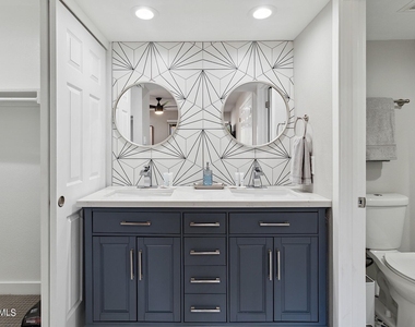9355 N 91st Street - Photo Thumbnail 19