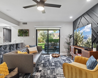 9355 N 91st Street - Photo Thumbnail 4