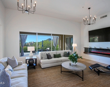 6884 E Amber Sun Drive - Photo Thumbnail 4