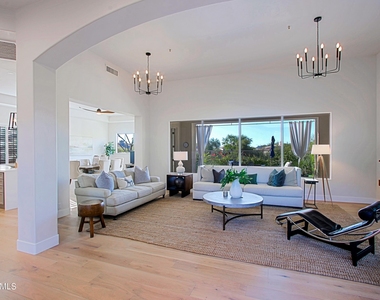 6884 E Amber Sun Drive - Photo Thumbnail 3