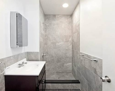 136 William Street - Photo Thumbnail 7