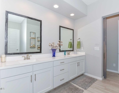 9661 W Patrick Lane - Photo Thumbnail 13