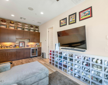 2855 E Los Gatos Drive - Photo Thumbnail 19