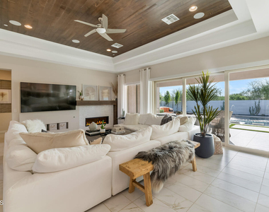 2855 E Los Gatos Drive - Photo Thumbnail 6