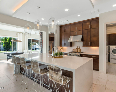 2855 E Los Gatos Drive - Photo Thumbnail 10