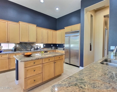 1946 W Eastman Court - Photo Thumbnail 13