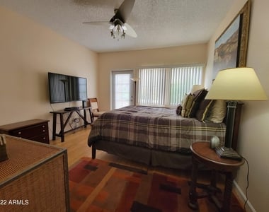 11333 N 92nd Street - Photo Thumbnail 6