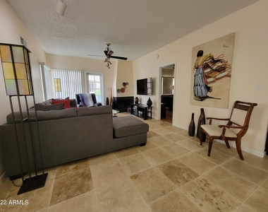 11333 N 92nd Street - Photo Thumbnail 2