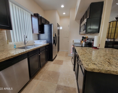 11333 N 92nd Street - Photo Thumbnail 4