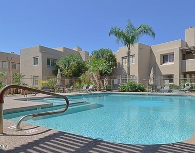 11333 N 92nd Street - Photo Thumbnail 15