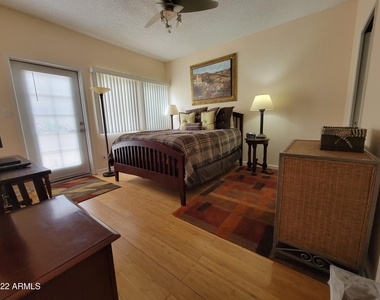 11333 N 92nd Street - Photo Thumbnail 5