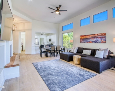 6951 E Hibiscus Way - Photo Thumbnail 9