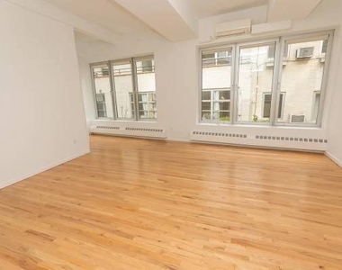 80 Nassau Street - Photo Thumbnail 7