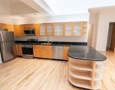 80 Nassau Street - Photo Thumbnail 3