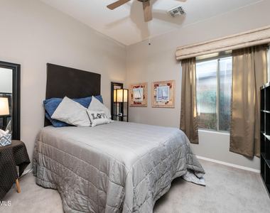 1537 W Spirit Drive - Photo Thumbnail 17