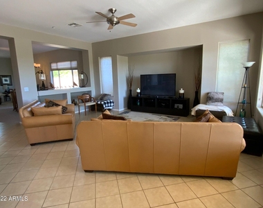 1537 W Spirit Drive - Photo Thumbnail 11