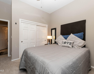 1537 W Spirit Drive - Photo Thumbnail 18