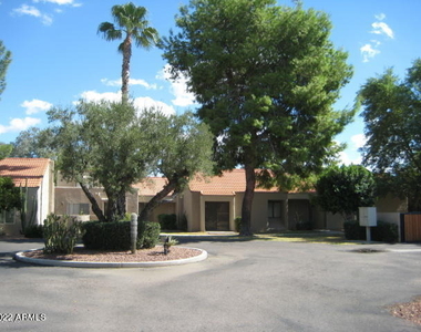 7356 N Via Camello Del Norte -- - Photo Thumbnail 12