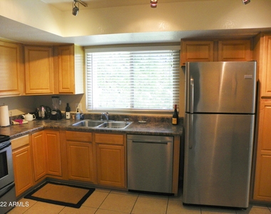 7356 N Via Camello Del Norte -- - Photo Thumbnail 2