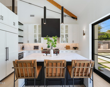 4216 E Hazelwood Street - Photo Thumbnail 8